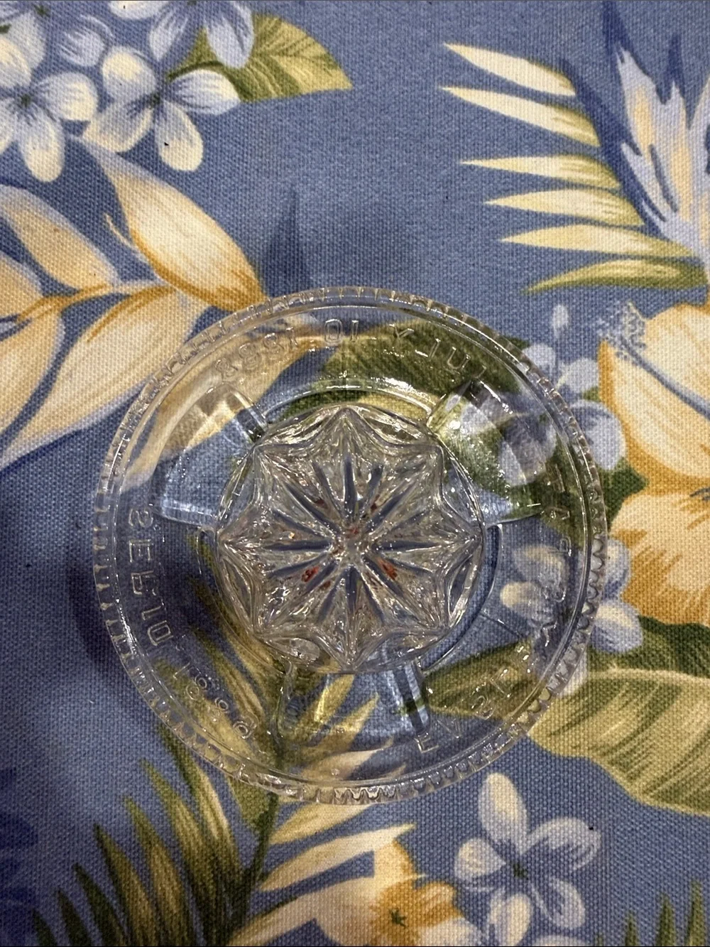 Clear Glass Citrus Press - Classic Handheld Reamer